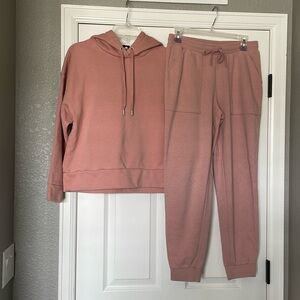 Two piece Sweatshirt and sweatpant set